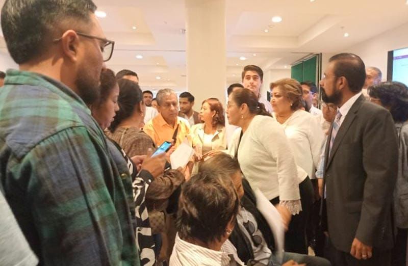 ¡MOVERÁN A DIEZ MIL MAESTROS!