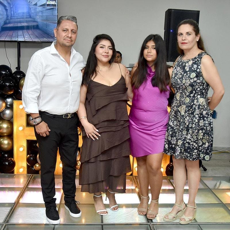 ¡FELICIDADES GRADUADOS!