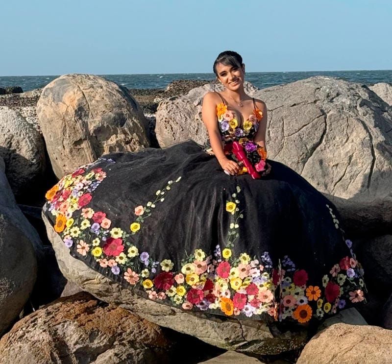 UNA LINDA QUINCEAÑERA YAZMÍN ARACELY