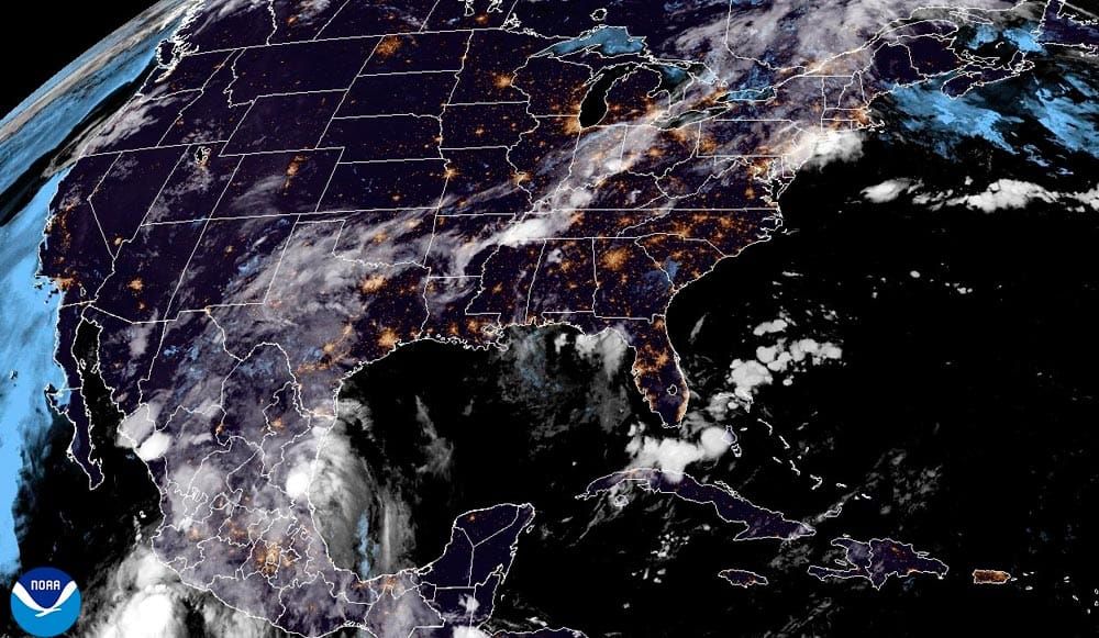 ¡DEL OTRO LADO, "FLOSSIE" SE HACE HURACÁN Y MANDA MÁS NUBES! - *OTRO DISTURBIO EN EL NORESTE DEL GOLFO