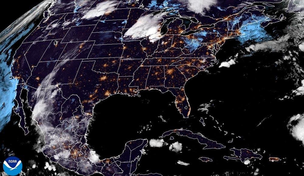 ¡Y SIGUEN LAS LLUVIAS CON RAYOS Y TRUENOS! - *SOPLA DEL NORTE CON RACHITAS DE 45 KPH
