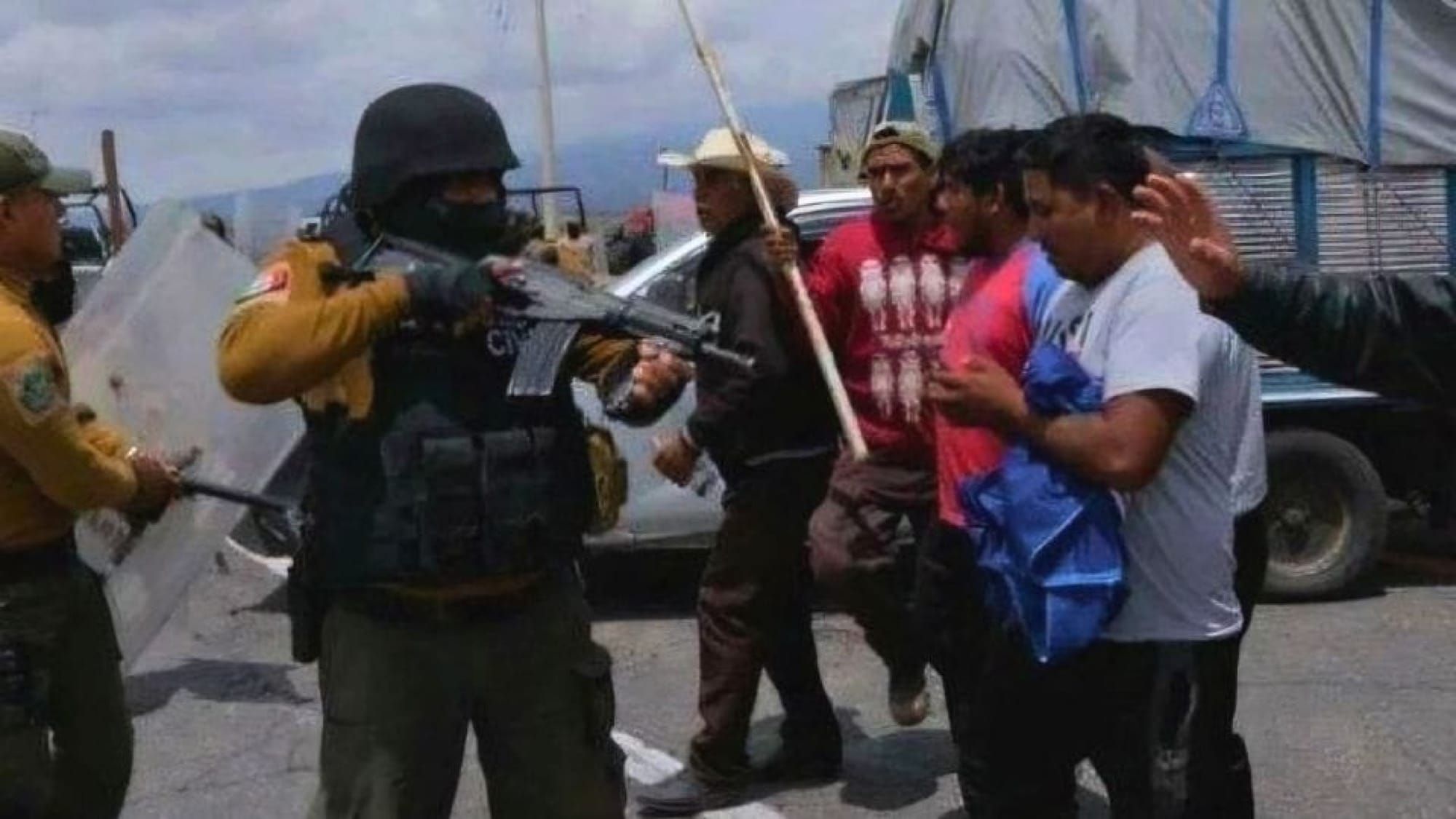 ¡ATACAN A BALAZOS A TAXISTA Y LO PRIVAN DE LA LIBERTAD!