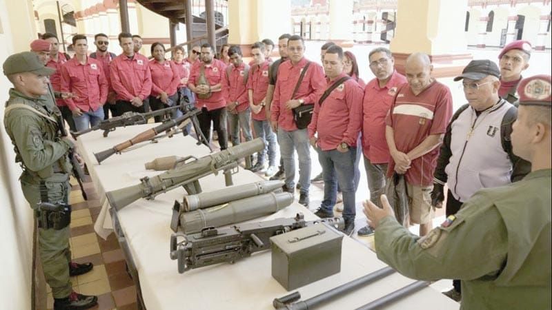 ¡VENEZOLANOS ASISTEN A JORNADA DE ALISTAMIENTO CONVOCADA POR NICOLÁS MADURO!