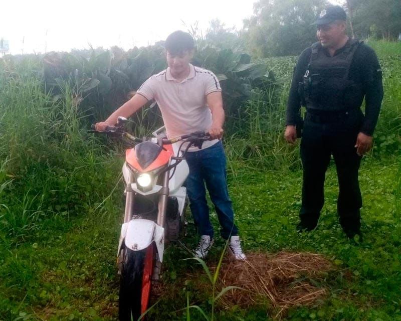 ¡JOVEN RECUPERA SU MOTOCICLETA QUE LE ROBARON!