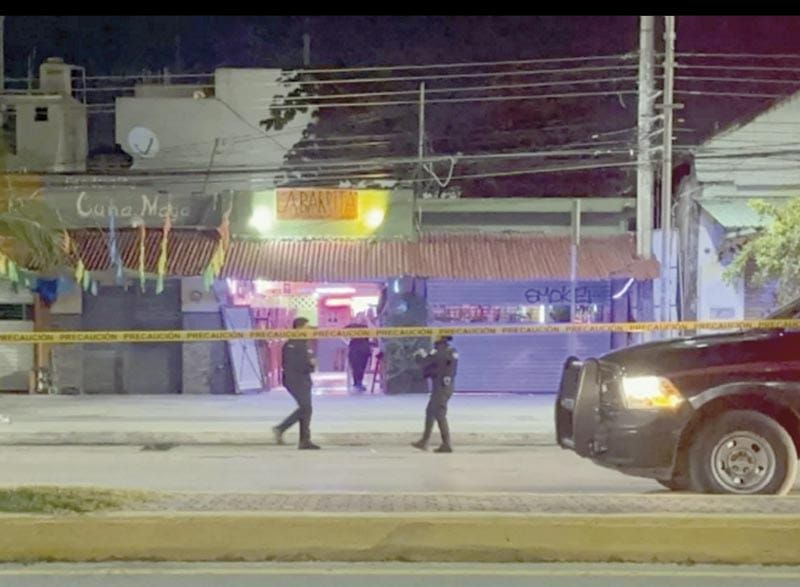 ¡ASESINAN A TRES PERSONAS EN LA ZONA TURÍSTICA DE TULUM!