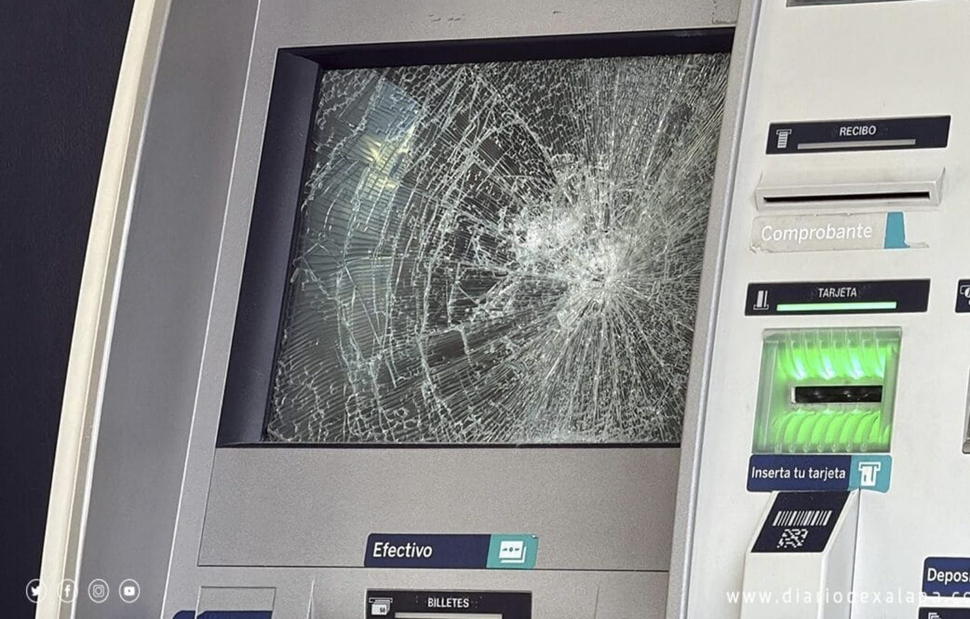 ¡ASALTAN A TÉCNICA QUE REPARABA CAJERO DE BBVA EN LA BRUNO PAGLIAI!