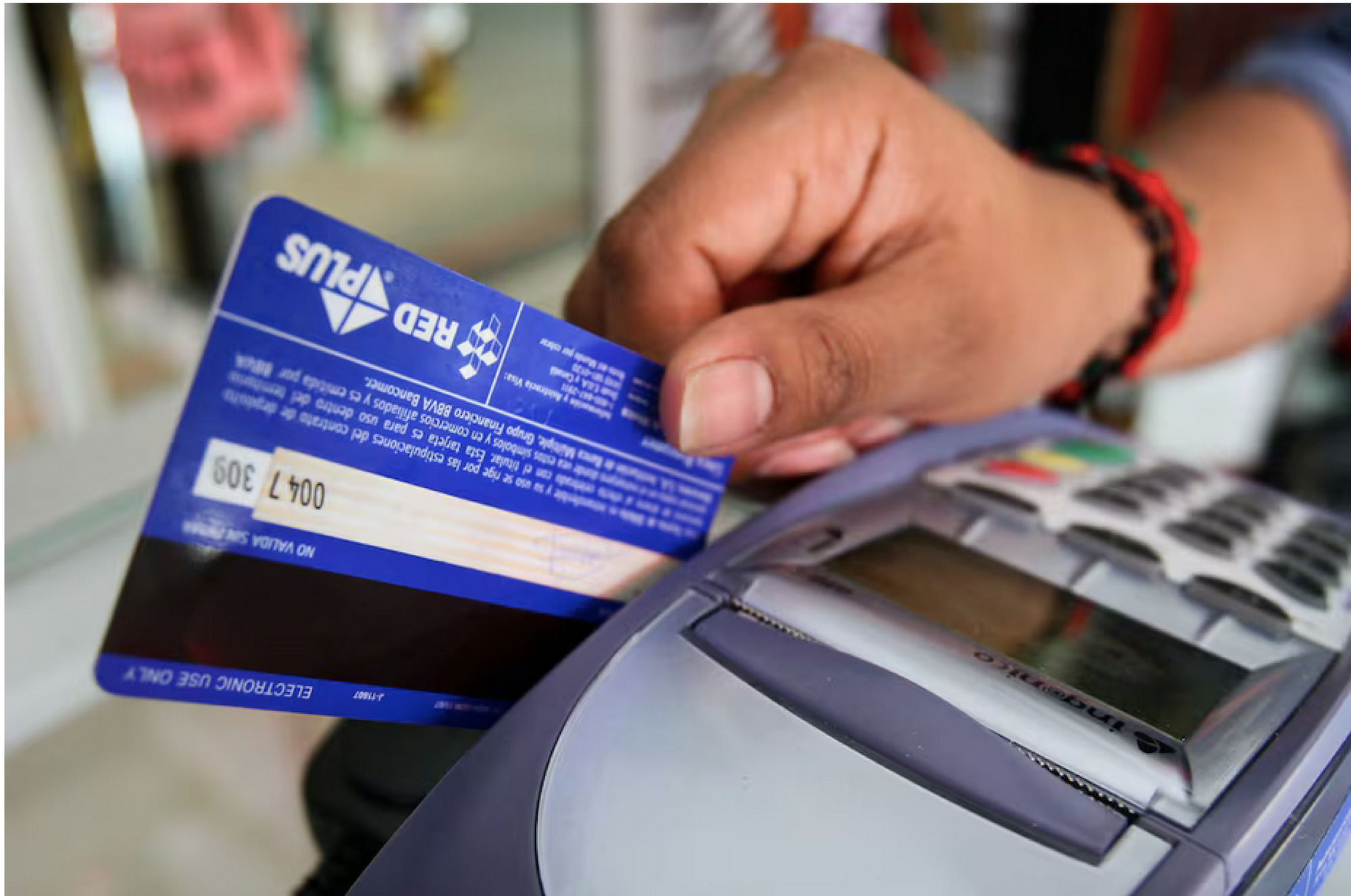 ¡SIGUEN FRAUDES CON LAS TARJETAS DE CRÉDITO!