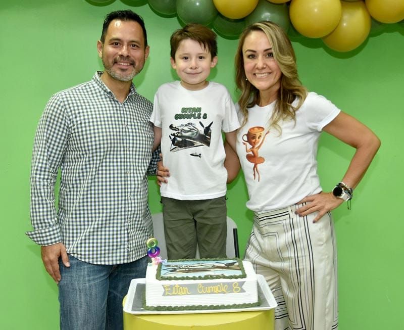 EITAN CUMPLE OCHO