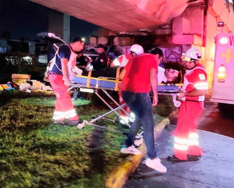 ¡TRES HERIDOS EN CHOQUE EN DISTRIBUIDOR VIAL BOTICARIA!