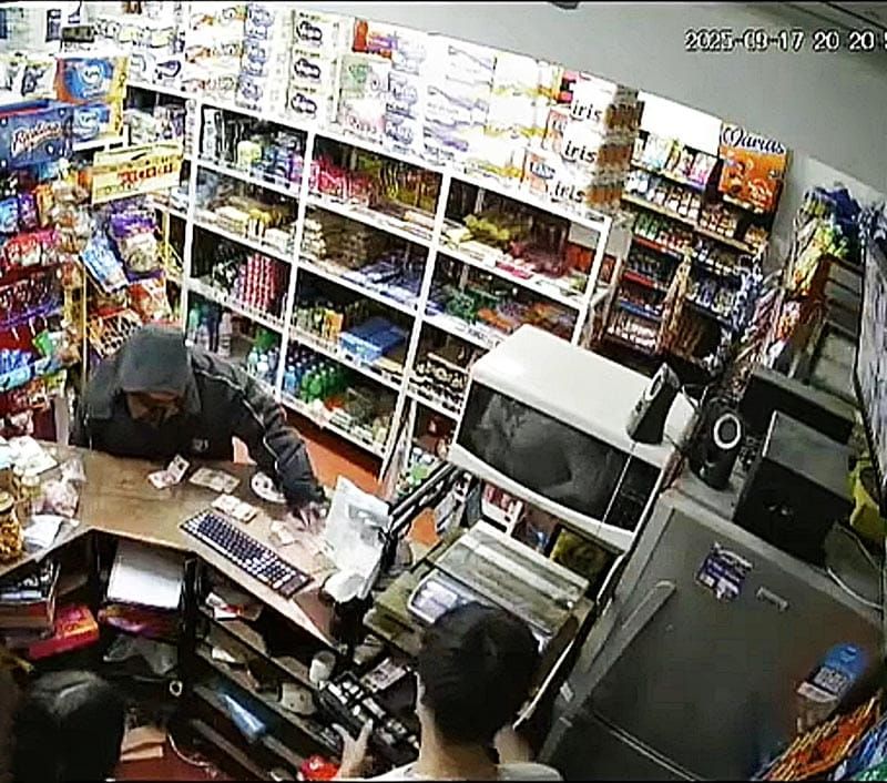 ¡DROGADICTO ATRACÓ CON VIOLENCIA AL SÚPER ‘SANZ’!