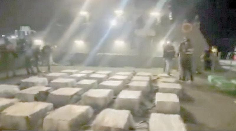 ¡ECUADOR INCAUTA 12 TONELADAS DE DROGA QUE IBAN A MÉXICO Y EU!