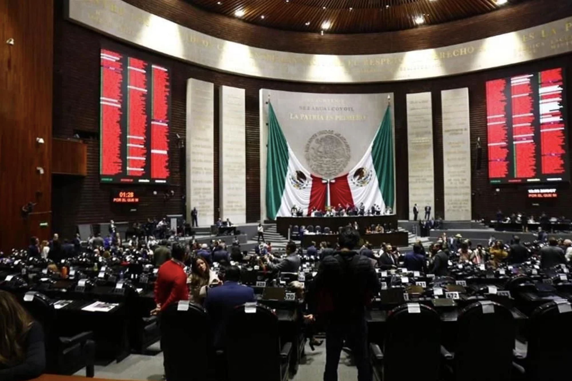 ¡DIVIDE A DIPUTADOS ELIMINACIÓN DE BARRERAS NO ARANCELARIAS!
