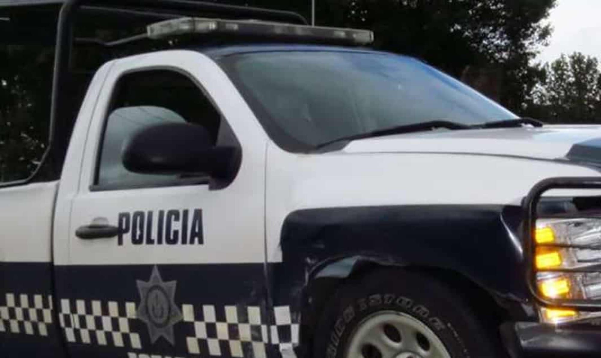 ¡VÁNDALOS SE HACEN PASAR COMO PASAJEROS PARA ATRACAR A TAXISTA!