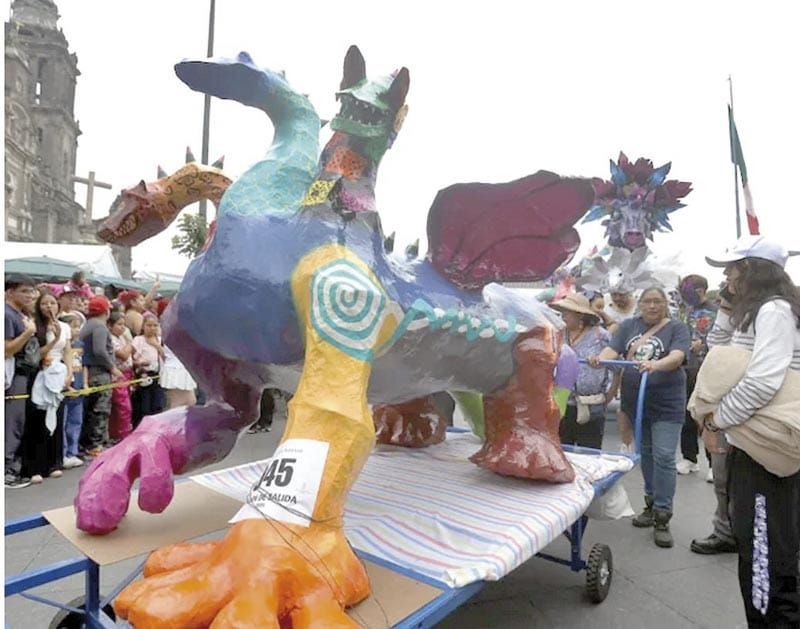 ¡MÁS DE 200 ALEBRIJES DESFILARON DEL ZÓCALO AL ÁNGEL DE LA INDEPENDENCIA!