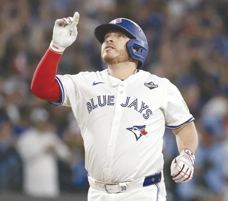 ¡SÉPTIMA ENTRADA! | GRAN NOCHE DE KIRK Y DE TORONTO - Alejandro Kirk se convirtió apenas en el primer jugador Mexicano (nacido en México) que conecta cuadrangular en una Serie Mundial, el receptor...