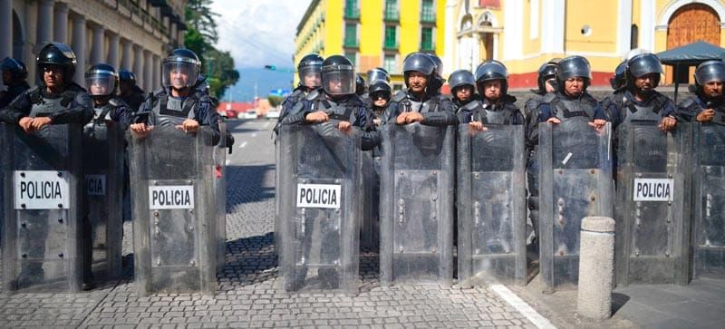 ¡DESALOJAN A JUBILADOS! - AL VIEJO ESTILO... RUDEZA INNECESARIA