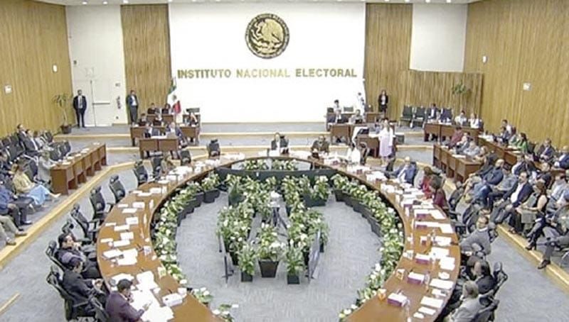 ¡SE ENREDAN EN INE POR ELECCIÓN EN OPLES; EXHIBEN DIVISIÓN!
