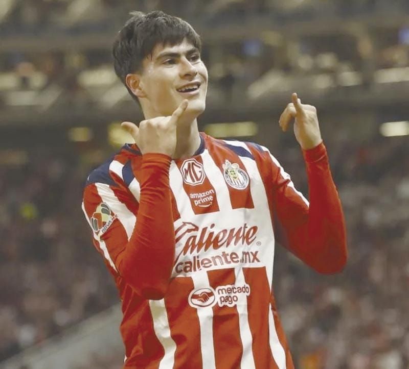 ¡CON HAT-TRICK DE “HORMIGA” GANA CHIVAS EL CLÁSICO ANTE ATLAS!