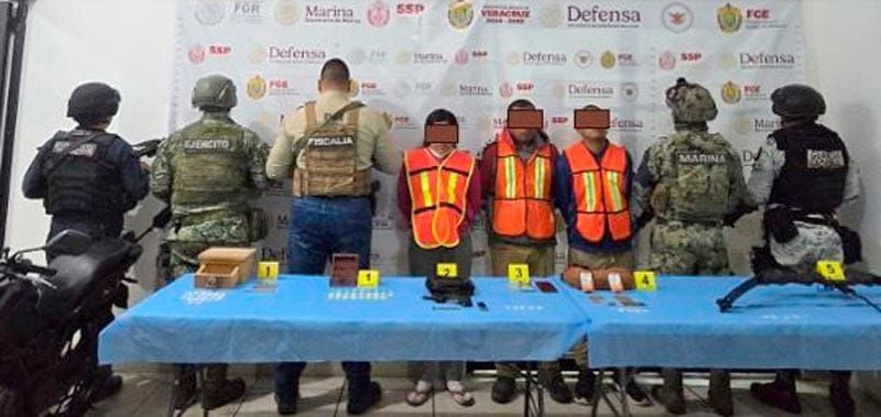 ¡TRES NARKIKIRIS DETENIDOS EN UN CATEO EN MALTRATA! - LES ASEGURARON DROGA Y DOS VEHICULOS