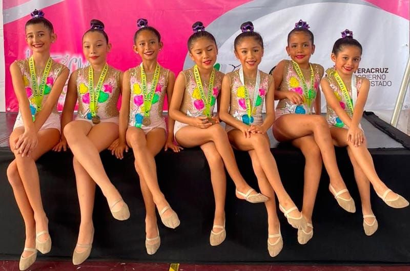 ¡BRILLAN GIMNASTAS EN COPA NACIONAL!