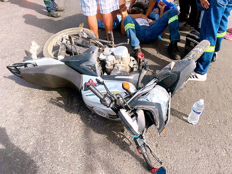 ¡CAMIÓN ‘TRES GUERRAS’ EMBISTIÓ A MOTOCICLISTA EN LA AUTOPISTA!