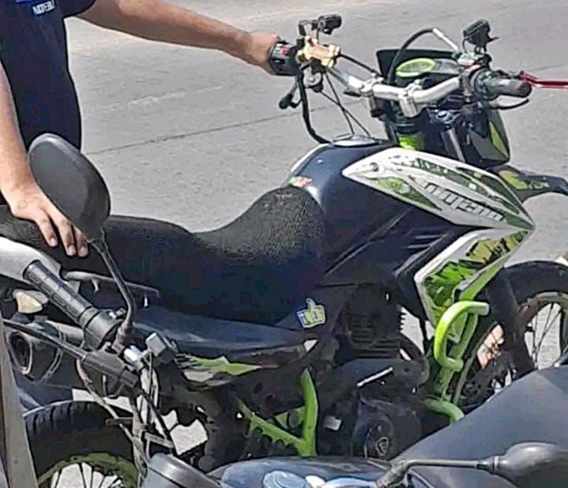 ¡ROBAN MOTOCICLETA DEPORTIVA EN PLAZA LAS BRISAS!