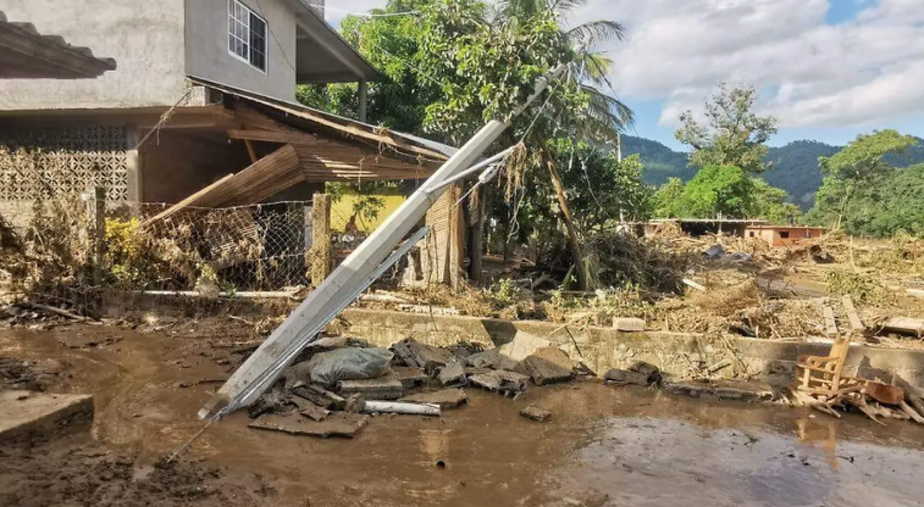 ¡SEP: SEGURO AMPARA CON TRES MIL 200 MILLONES DE PESOS A ESCUELAS DAÑADAS POR INUNDACIONES!