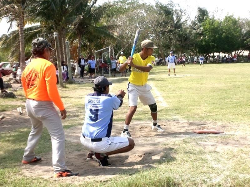 ¡EL CAMPEÓN RANGERS INICIA GANANDO!