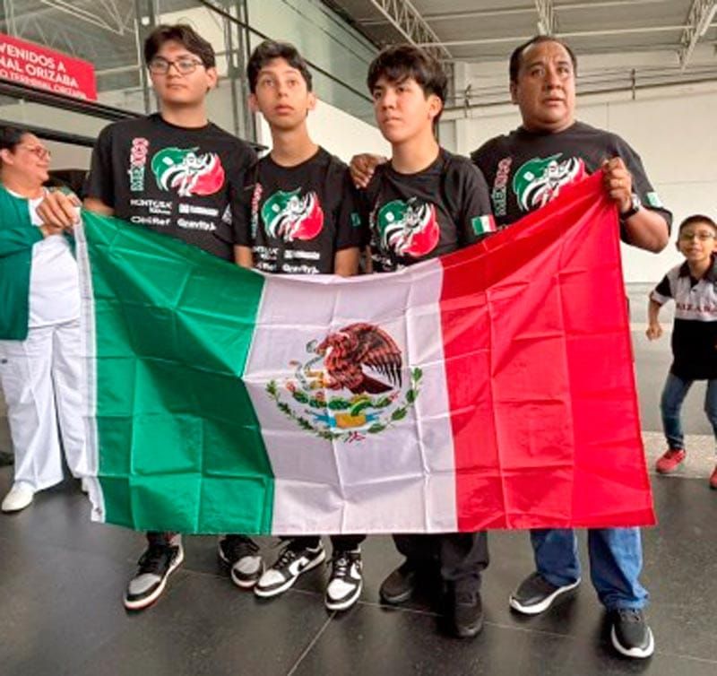 ¡GENIOS DE ORIZABA A SINGAPUR! - *A la Final Internacional de Robótica WRO