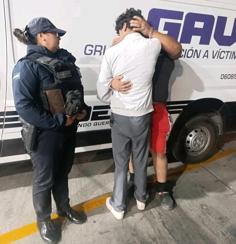 ¡APEDREAN AUTOBÚS AU EN LAS CUMBRES DE ACULTZINGO!
