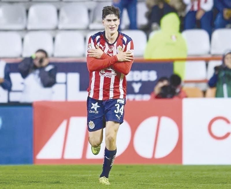 ¡GOLAZO DE “HORMIGA” ACERCA A CHIVAS A LIGUILLA DIRECTA!