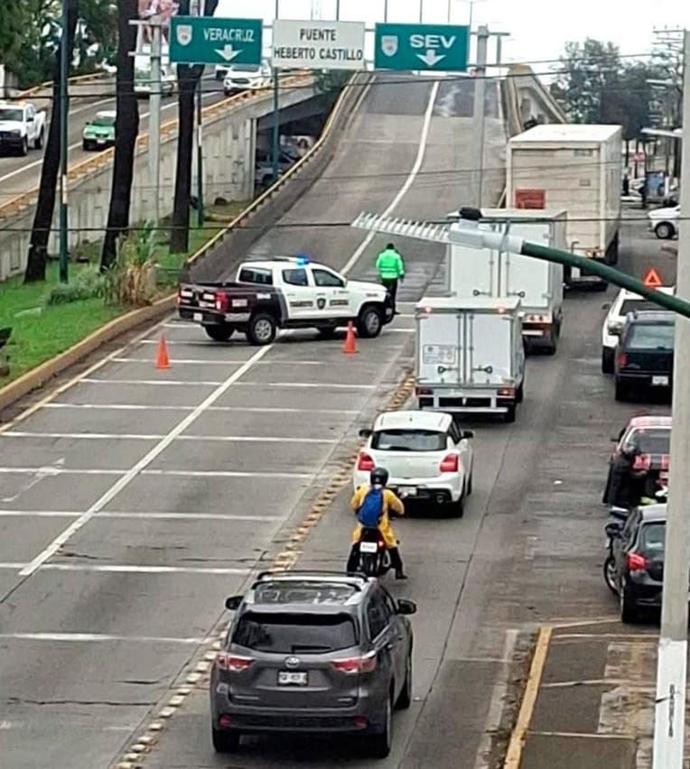 ¡COLAPSA XALAPA! - POR EL PUENTE DE CUI