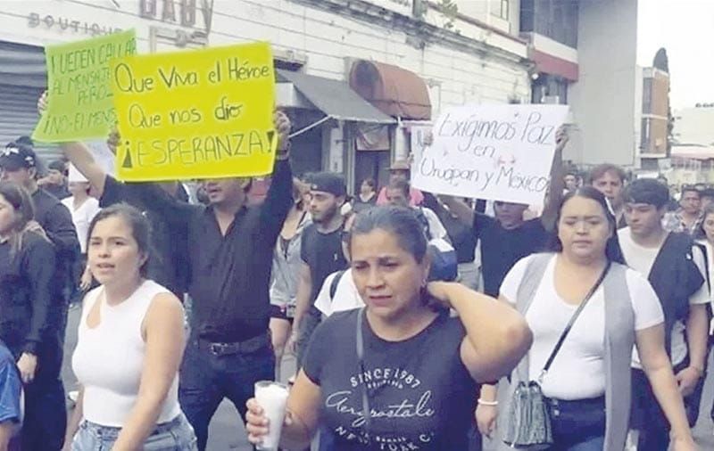 ¡MARCHAN EN URUAPAN Y MORELIA POR CRIMEN DE CARLOS MANZO!