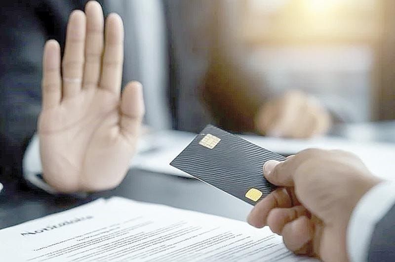 ¡AVALAN REFORMA QUE PROHÍBE COBROS POR TARJETAS NO PEDIDAS!