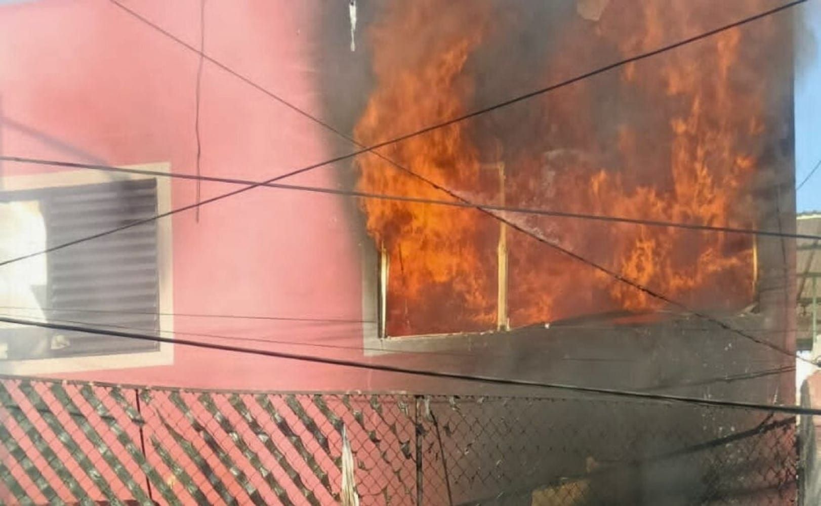 ¡PERRITO MUERE EN INCENDIO DE UNA VIVIENDA EN NOGALES!