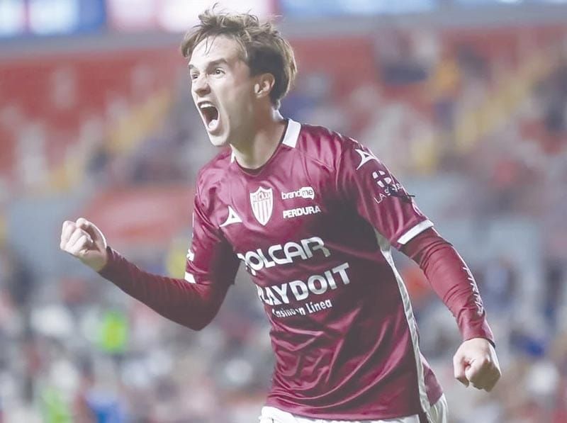 ¡GOLEA NECAXA A SANTOS 4-1 Y SIGUE “CON VIDA”!