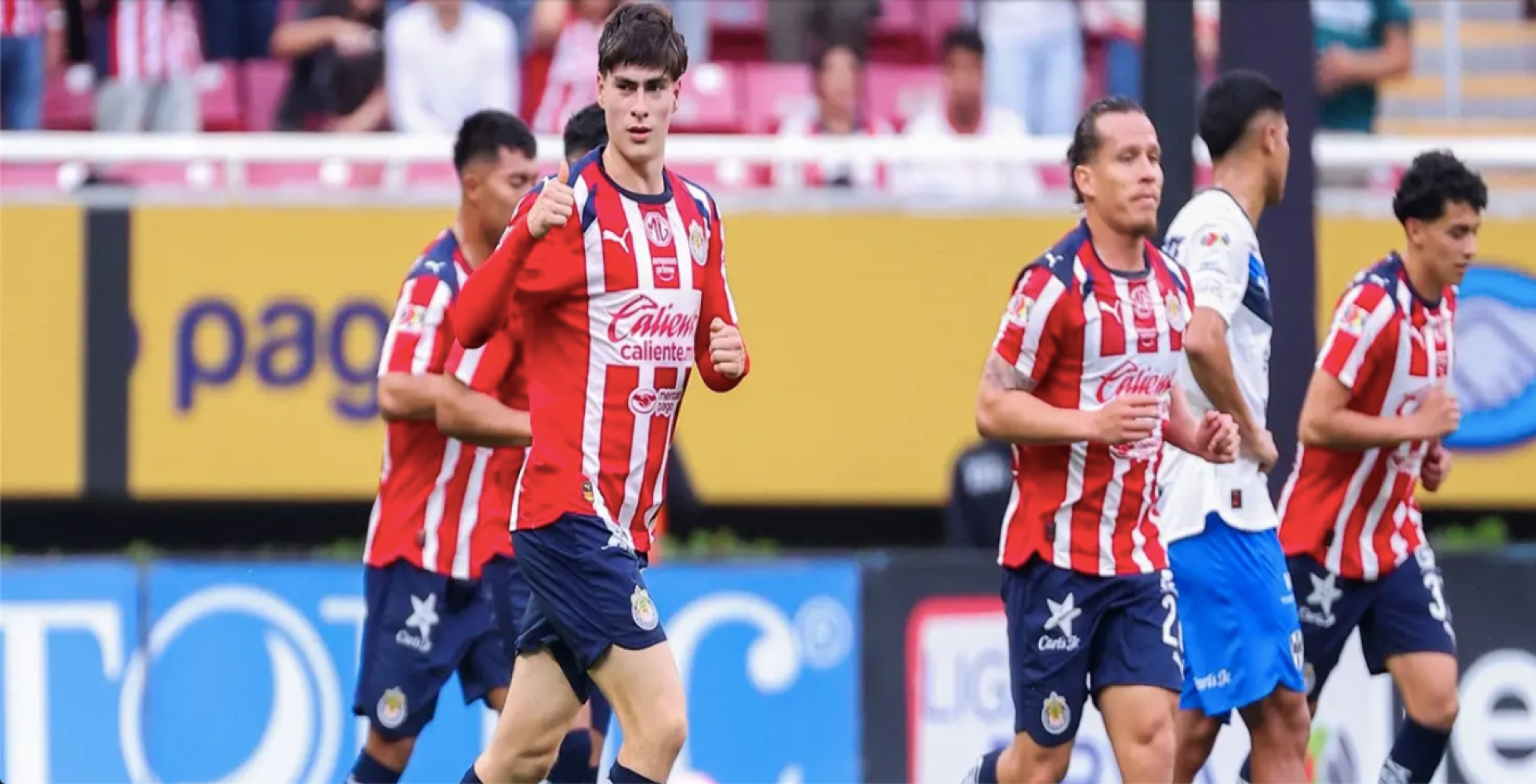 ¡CHIVAS SIGUE IMPARABLE, AHORA VENCEN A RAYADOS Y ANOTA “CHICHARITO”!