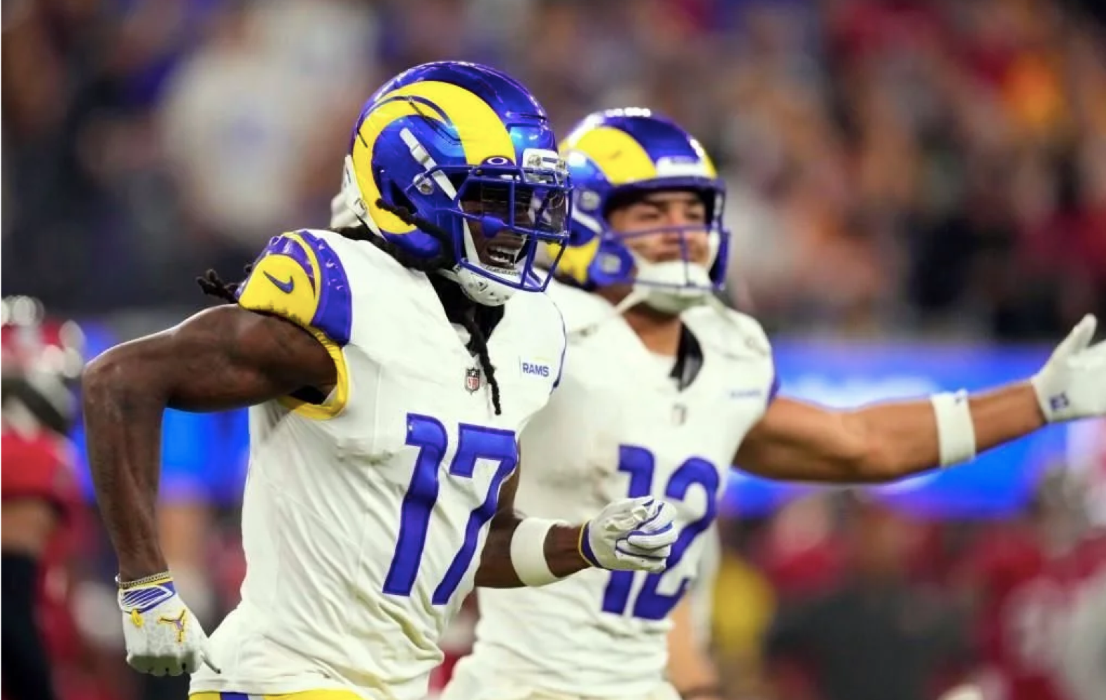 ¡RAMS APALEA A BUCCANEERS Y ES NÚMERO UNO DE LA NFC!