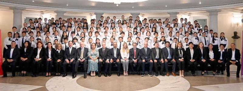 RECIBEN PREMIO SUPERACIÓN CIUDADANA 155 NIÑOS CON PROMEDIO DE DIEZ