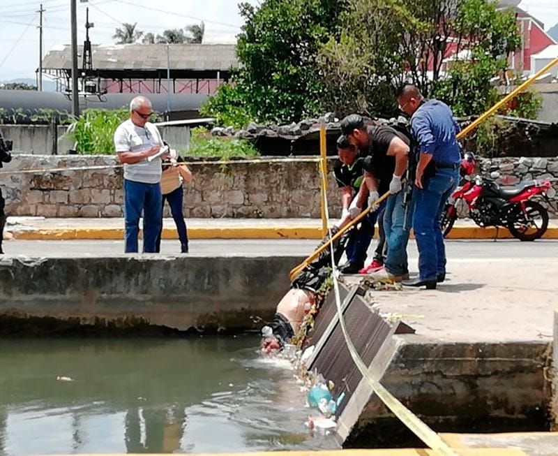 ¡LOCALIZAN CUERPO FLOTANDO EN CANAL DE AGUAS NEGRAS!
