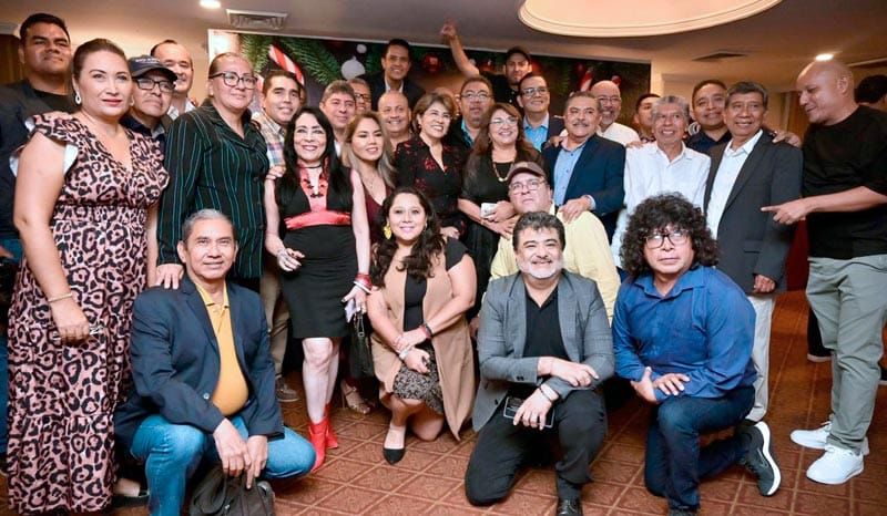 ¡NO LES FALLARÁ! - *Les dijo Rosa María a los periodistas, integrantes de la APEV