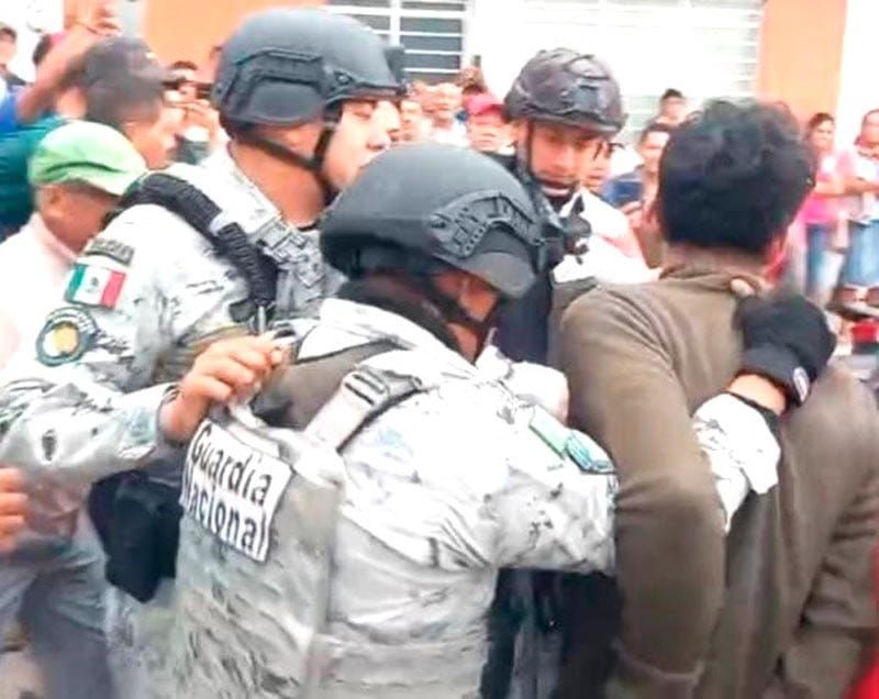 ¡SALVAN A LADRÓN DE SER LINCHADO EN TEXISTEPEC!