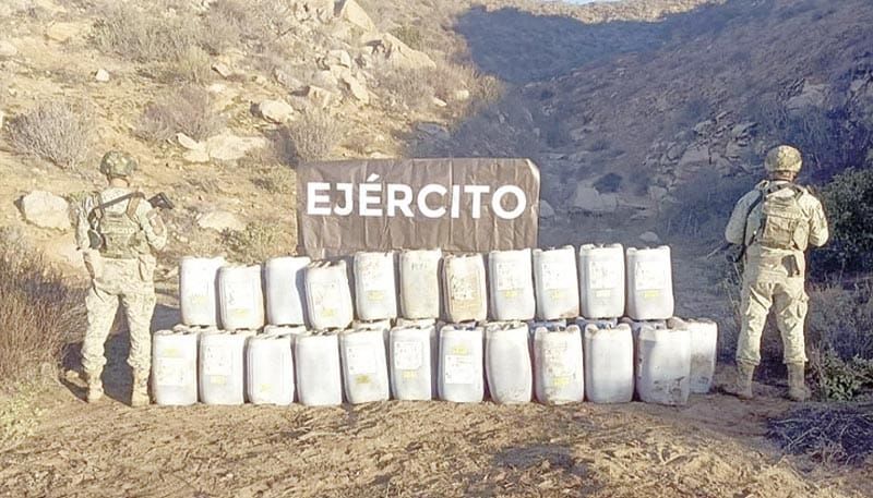 ¡ENCUENTRAN BAJO TIERRA 2 MIL LITROS DE PRECURSORES QUÍMICOS!