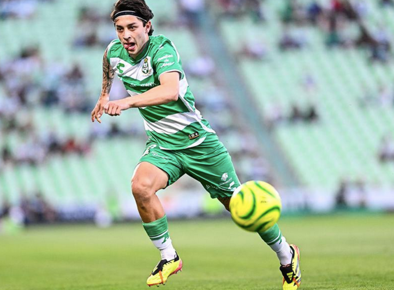 ¡FICHA PUMAS A JORDAN CARRILLO!