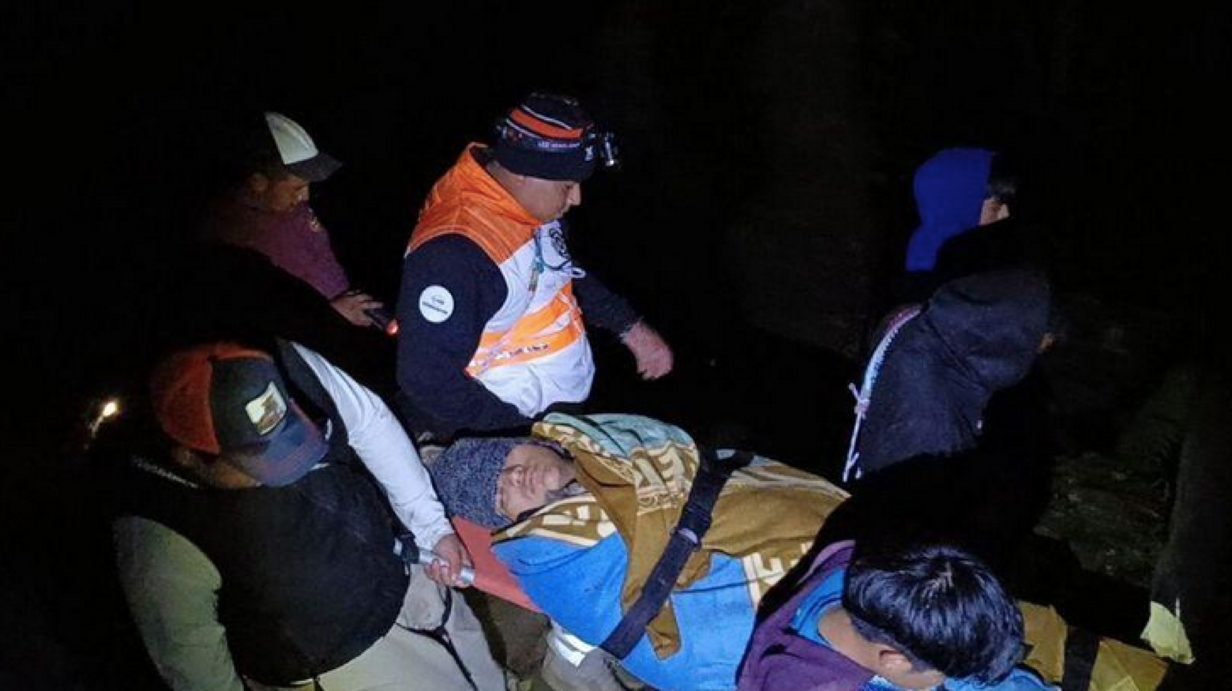 ¡RESCATAN A 80 ATRAPADOS EN EL VOLCÁN TACANÁ TRAS INTENSA GRANIZADA EN CHIAPAS!