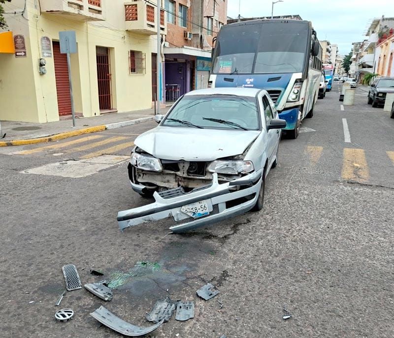 ¡ESTRENABAN SU CARRITO Y LO DESBARATAN EN UN CHOQUE!