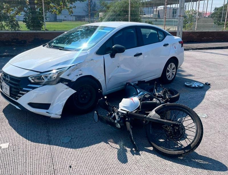 ¡JOVEN MOTO-REPARTIDOR LESIONADO EN “TORTAZO”!