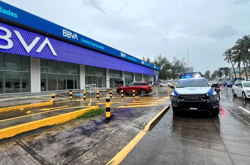 ¡TRECE ROBOS A BANCOS!