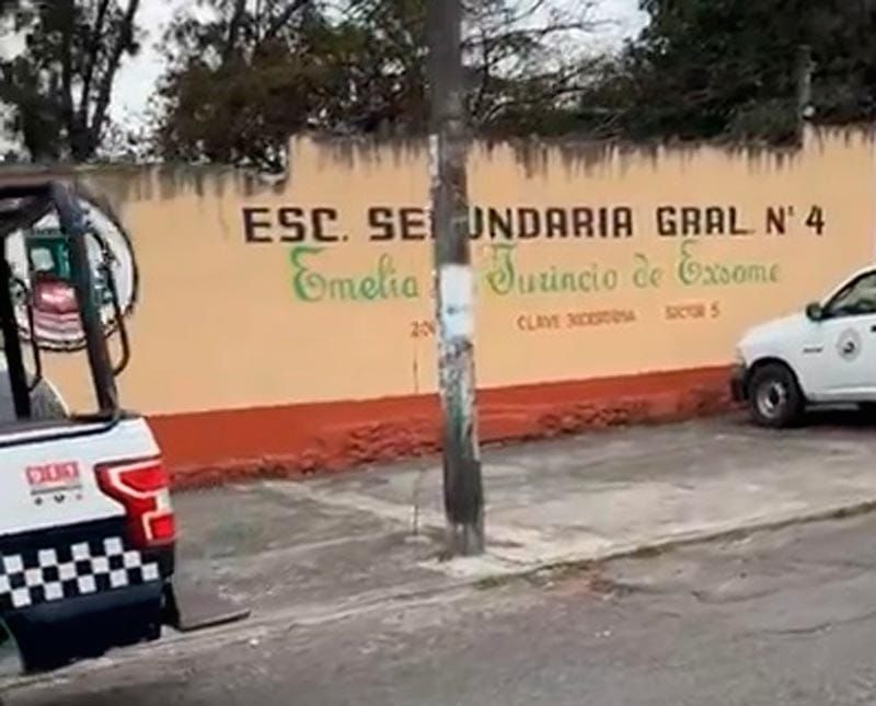 ¡OLOR A GAS EN LA SECUNDARIA! - *Evacúan la Federal 4 en Playa Linda por latente fuga
