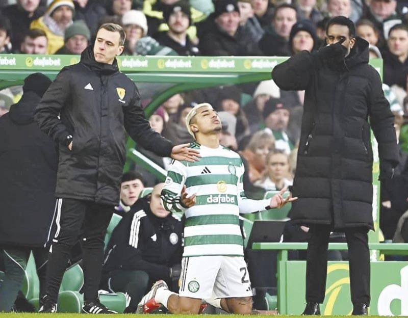 ¡DEBUTA JULIÁN ARAUJO CON EL CELTIC DE ESCOCIA!